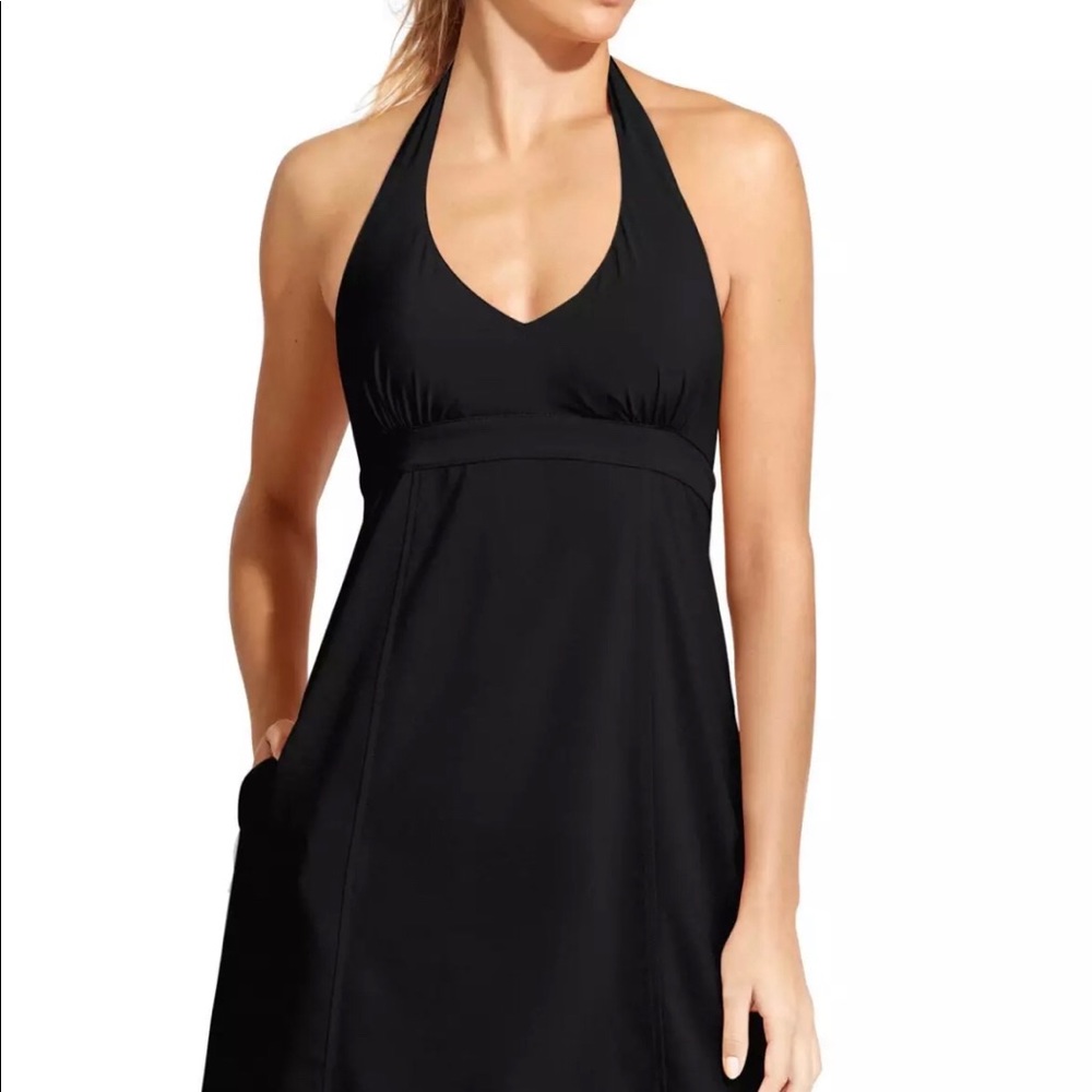 Athlete size 14 pack everywhere halter dress black